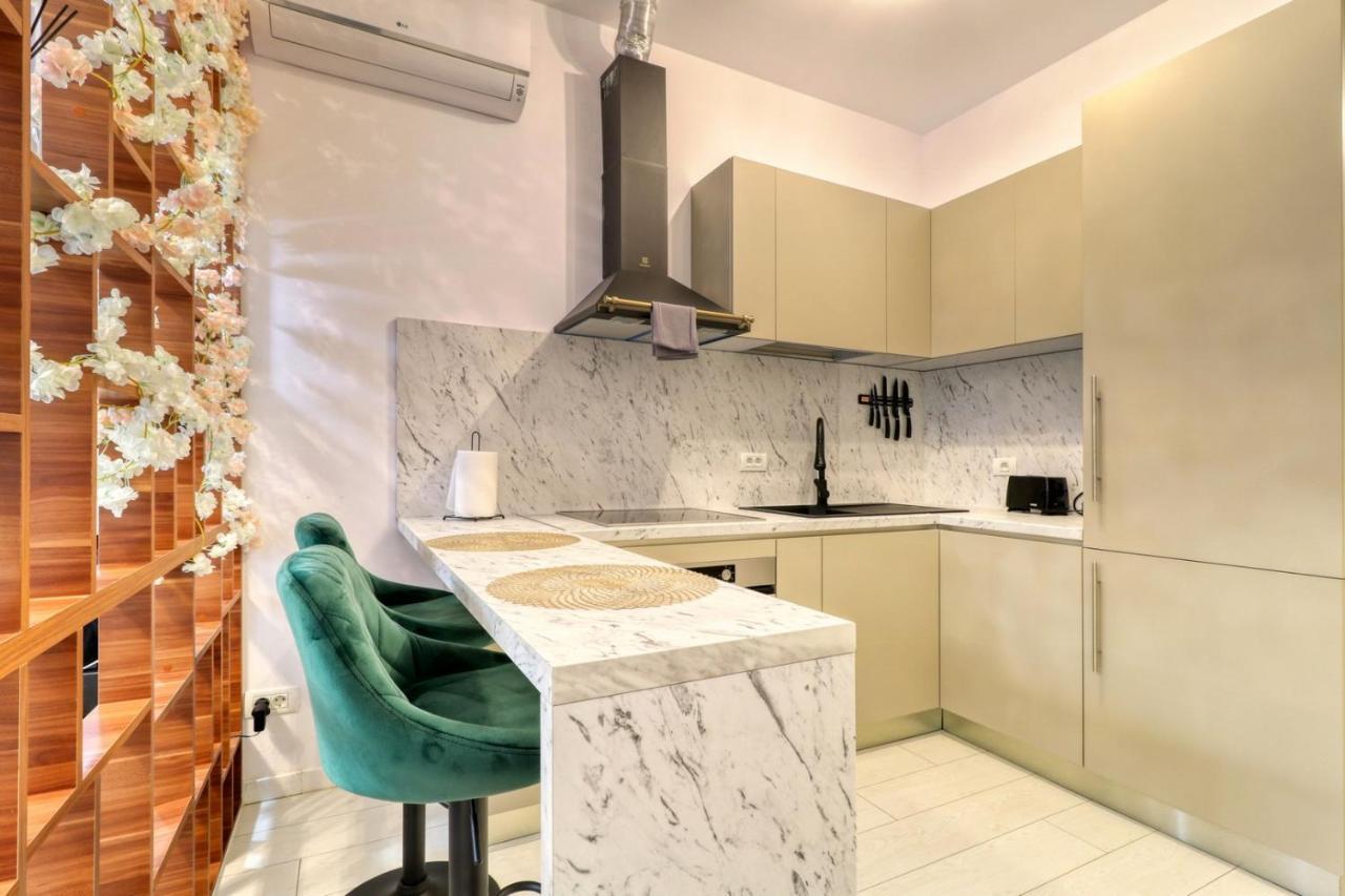 Herastrau Luxury Studios Bucarest Esterno foto